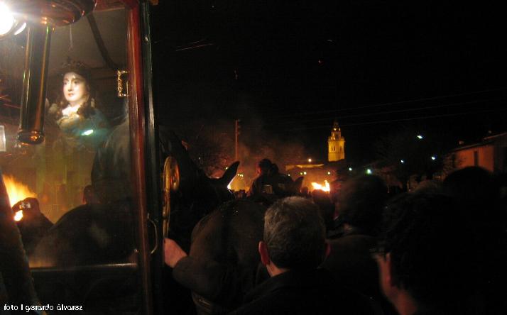 foto de virgen de los pegotes