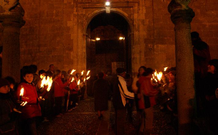 foto de virgen de los pegotes