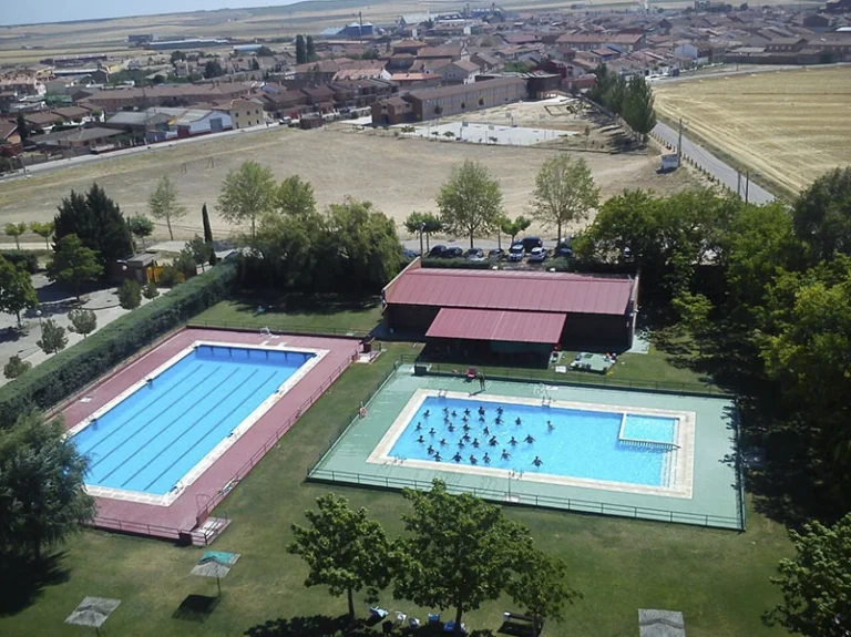 Piscinas — Polideportivo Municipal
